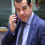 Θανάση Πλεύρη, θα πήγαινες να ζήσεις σε ένα χωριό κοντά στα ελληνοβουλγαρικά σύνορα, που έχει δίπλα μία δομή λαθρομεταναστών;