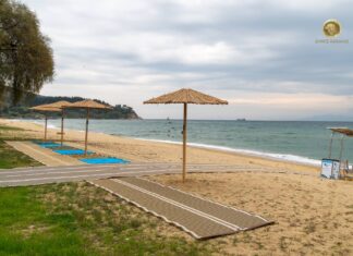 Ελαφρές υποδομές προσβασιμότητας για άτομα με αναπηρία στην ακτή Περιγιαλίου