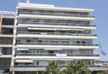 Ποιος είναι ο «αλεξιπτωτιστής» στην Καβάλα; Αυτός που κάνει τον δήμαρχο, ή ο CEO του Οργανισμού Λιμένα;