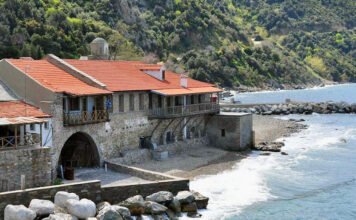 Το Άγιο Όρος έγινε «πόλος έξης» επισκεπτών τα Χριστούγεννα και την Πρωτοχρονιά. Μπορεί να το εκμεταλλευτεί η Καβάλα;