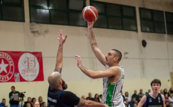 Δυσκολεύτηκε στην 4η περίοδο η Αγία Βαρβάρα, αλλά νίκησε την Προσοτσάνη