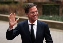 O Mark Rutte κάνει τον «λαγό» στο σχέδιο των Η.Π.Α. για την Γροιλανδία, όπως έγινε με την κατοχή εδάφους της Κύπρου από την Μεγάλη Βρετανία