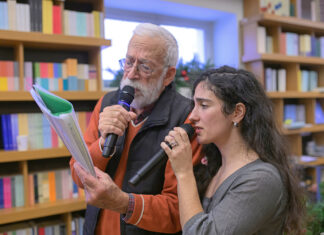 Το «ντουέτο» Αργύρης Μπακιρτζής-Τότα Ευλαβή τραγουδά τα «τραγούδια της πιανόλας»