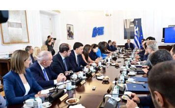 Η κυβέρνηση που «άγεται και φέρεται», από οικονομικά συμφέρονται και διεθνείς εξελίξεις, είναι επικίνδυνη για το εθνικό συμφέρον!