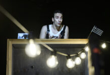 Ο Δημ. Σαμόλης παρουσιάζει τις «Στρακαστρούκες» στην Καβάλα