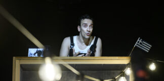 Ο Δημ. Σαμόλης παρουσιάζει τις «Στρακαστρούκες» στην Καβάλα