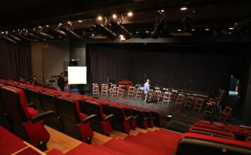 Τα Δημοτικά Περιφερειακά Θέατρα θα γίνουν «σκέτο» Περιφερειακά Θέατρα; Ο σχεδιασμός αυτός δεν θα «περπατήσει» στις Περιφέρειες. Είναι σπασμωδική η αντίδραση του δημάρχου Καβάλας