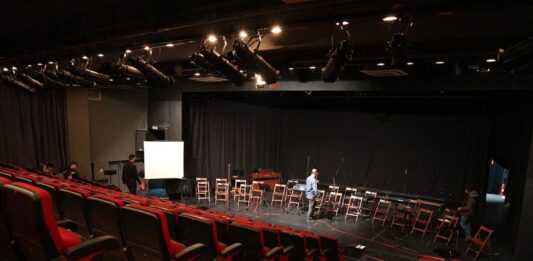 Τα Δημοτικά Περιφερειακά Θέατρα θα γίνουν «σκέτο» Περιφερειακά Θέατρα; Ο σχεδιασμός αυτός δεν θα «περπατήσει» στις Περιφέρειες. Είναι σπασμωδική η αντίδραση του δημάρχου Καβάλας