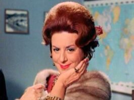 Η αγαπημένη ελληνική κωμωδία «Μία Πάστα Φλώρα» ζωντανεύει στην σκηνή του αμφιθεάτρου «Φρίξος Παπαχριστίδης» στην Ελευθερούπολη