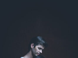 Η τρυφερή ιστορία της Ελέγκως και του ξενιτεμένου στο «Πιτσιμπούργκο» Σταμάτη, στην σκηνή του θεάτρου «Αντιγόνη Βαλάκου»