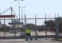 Θα απαιτήσουν οι συνδικαλιστές οικοδόμοι της Ελλάδας να «ξεκουμπιστούν» οι βρετανικές βάσεις από την Κύπρο; Θα διαδηλώσουν στον δρόμο κατά των «τυφλών χτυπημάτων» των φανατικών ισλαμιστών;