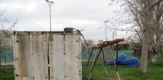 Για πόσο καιρό, ακόμα, θα βρίσκεται το κοντέινερ έξω από το Δ.Α.Κ. «Αλεξάνδρα Δήμογλου»;