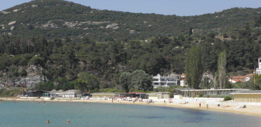 Ο Θόδ. Μουριάδης θέλει να «ξεπλύνει» τα λάθη που έγιναν από τις προηγούμενες και την τωρινή διοίκηση του Δήμου Καβάλας, με την συμφωνία «άρπα κόλλα» για την ακτή «Καλαμίτσα»!