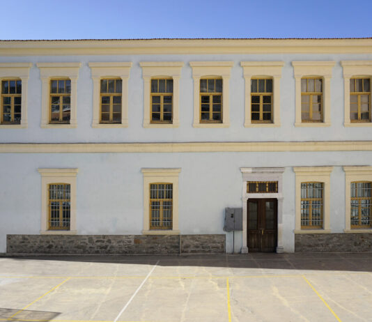 Ο Θίοντορ «παίζει στα δάχτυλα» την αγορά ακινήτων!