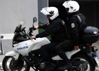 Κλάπηκαν αντικείμενα από 4 οχήματα στην Καβάλα. Συνελήφθη ο δράστης