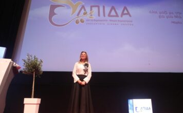 Η «Ελπίδα για την Δημοκρατία» θέλει να εκπροσωπήσει την απο-πολιτικοποιμένη «μεταπολίτευση»