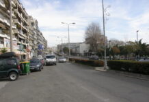 Αν στην οδό Ερυθρού Σταυρού λειτουργεί μιάμιση λωρίδα για την έξοδο των οχημάτων, γιατί δεν προστίθεται ο μονόδρομος στην οδό Ελευθερίου Βενιζέλου με (αντίθετη) κατεύθυνση προς τον κόμβο Φαλήρου;