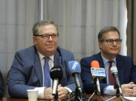 Ο Κώστας Αντωνιάδης «ξενέρωσε» με τον Χρήστο Μέτιο, αλλά δεν έχει δικαίωμα να χαρίζει την έδρα στο περιφερειακό συμβούλιο