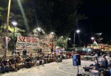 Δεν είδαμε ούτε μία ελληνική σημαία στο φεστιβάλ της Κ.Ν.Ε.