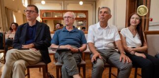 Ο Απόστολος σε ρόλο διπλωμάτη!