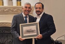 Όσοι μιλούν για «επανένωση» στην Κύπρο, στέλνουν το μήνυμα για λύση συμβιβασμού