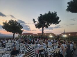 Στον Άγιο Χριστόφορο κερνάνε λικέρ και διασκέδαση!