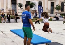 Έκαναν στίβο στα μάρμαρα της πλατείας Καπνεργάτη!