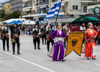 Παρέλασαν οι μαθητές, οι σύλλογοι και στρατιωτικά τμήματα στην οδό Εθνικής Αντίστασης