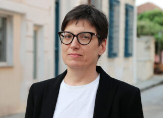 Αντιδήμαρχος σε αργία τέλεσε πολιτικό γάμο. «Θα απαντήσει ο δήμαρχος Παγγαίου για την αργία του αντιδημάρχου του;», ρωτά η Μ. Βαρύτη